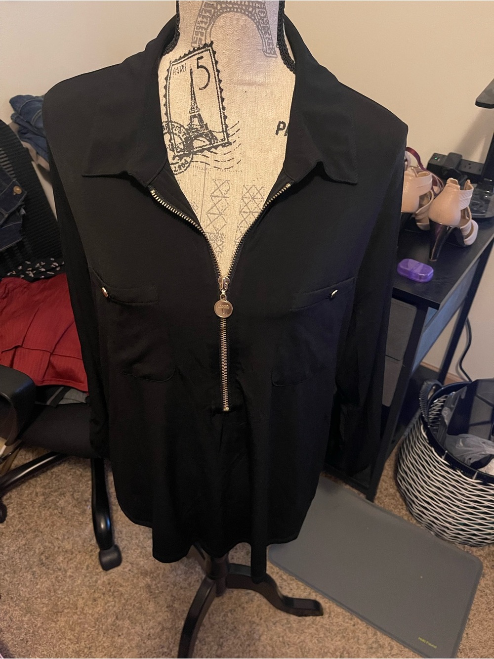 Tahari Black Zip Women’s Top